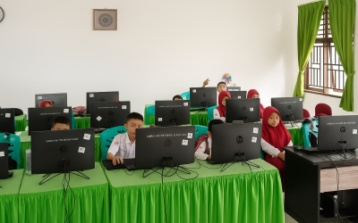 Siswa Siswi Kelas V SDN 95 Kendari Ikuti Simulasi ANBK di Laboratorium Komputer